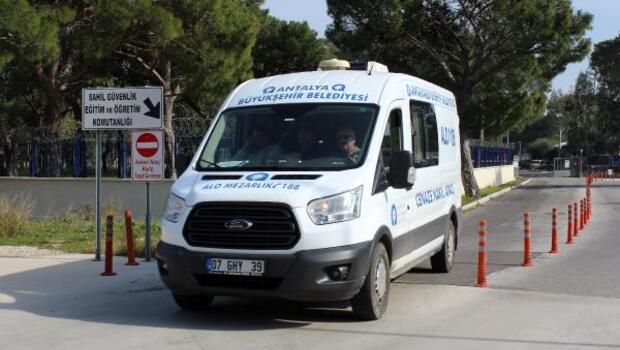 Antalya'da sahilde kadın cesedi bulundu
