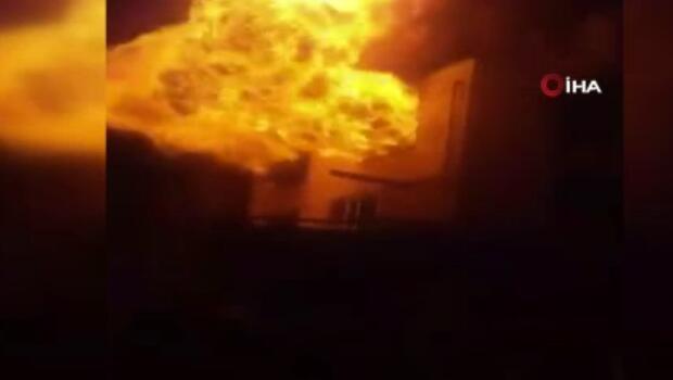 Tuzla’da sünger ve koltuk kılıfı imalathanesi alev alev yandı 