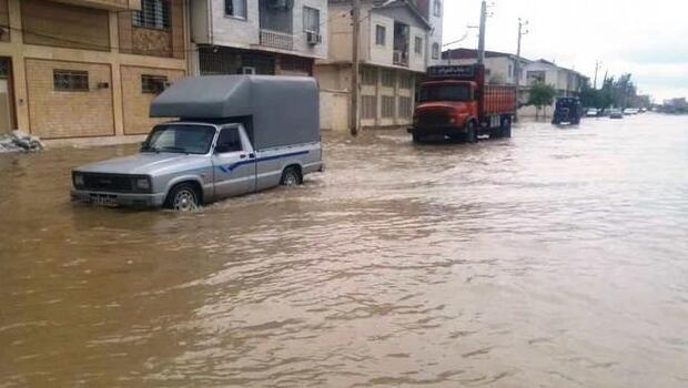 İran'da sel felaketi can aldı 