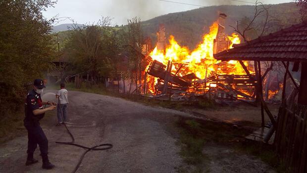 Kastamonu'da çıkan yangında engelli bir kişi yaşamını yitirdi