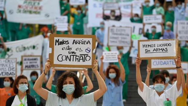 İspanya'da sağlık çalışanları çalışma şartlarını protesto etti