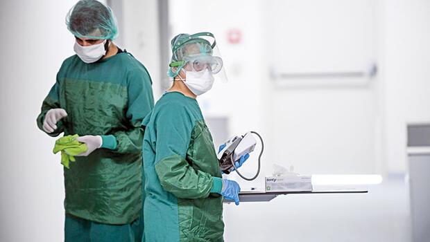 Hürriyet Acil Durum Hastanelerine girdi: Virüs düşmanı sağlık ikizleri
