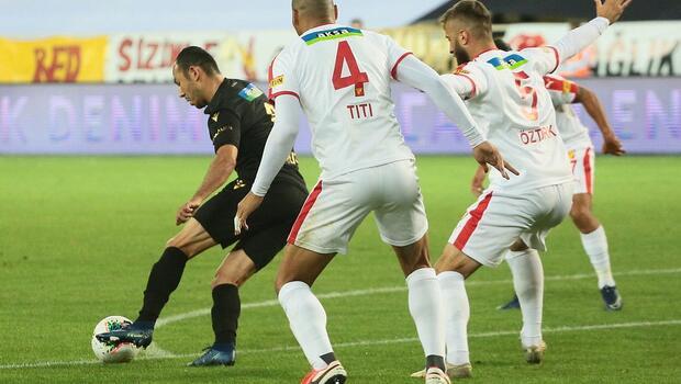 Yeni Malatyaspor - Göztepe maçından kareler