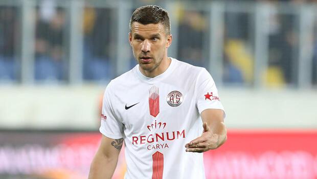 Son Dakika | Antalyaspor'da Podolski, Trabzonspor karşısında yok
