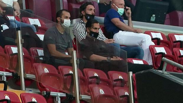 Yusuf Yazıcı, Galatasaray-Trabzonspor maçını tribünden izledi