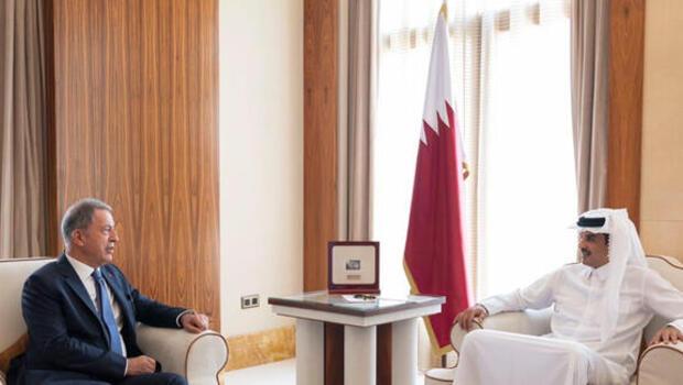 Son dakika haberi: Bakan Akar Katar'da Al Thani ile görüştü