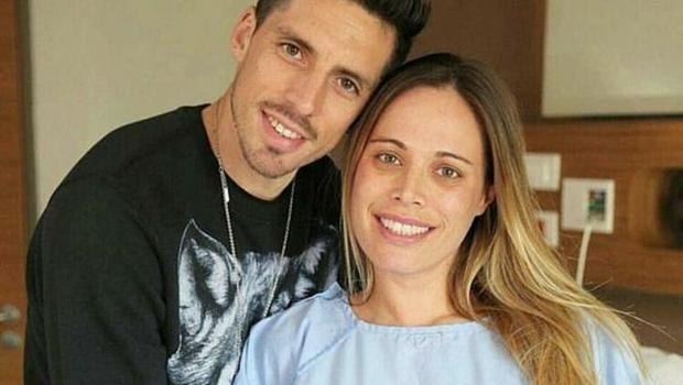 Son Dakika | Fenerbahçe'nin yeni transferi Jose Sosa'nın eşi Carolina Alurralde, koronavirüs olduğunu açıkladı