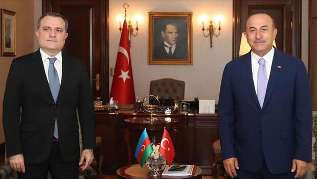 Bakan Çavuşoğlu Azerbaycanlı mevkidaşı Bayramov'la görüştü