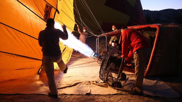 Engelli kızın sıcak hava balonuna binme hayali gerçekleşti
