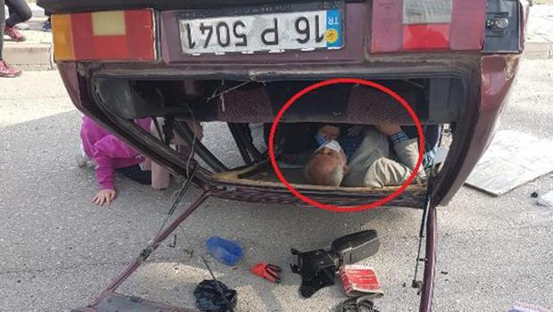 Otomobil ters döndü: 2 kişi yaralandı