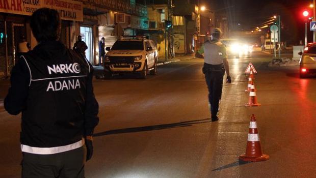 Aracında tabanca ve uyuşturucu bulunan zanlı gözaltına alındı