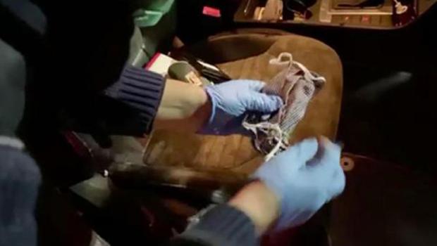 Otomobilde maskeye gizlenmiş uyuşturucu bulundu