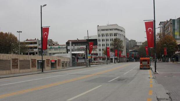 Malatya'da hafta sonu kısıtlamasında sokaklar boş kaldı 