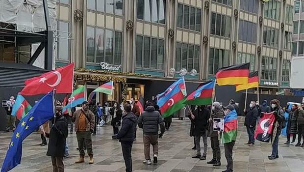 Almanya'da Azerbaycan'a destek mitingi 