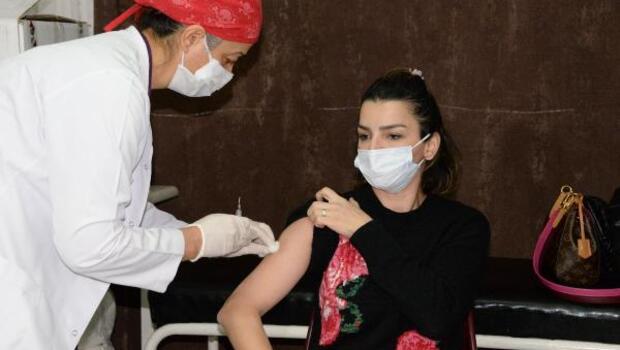Diyarbakır'da gönüllülerde ikinci doz aşılama başladı