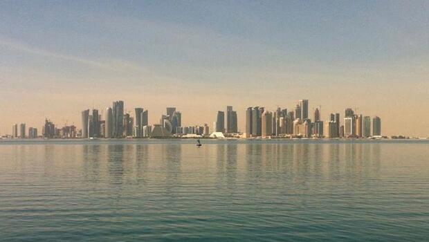 Katar, kara sularında Bahreyn bandıralı bir kruvazörü durdurdu