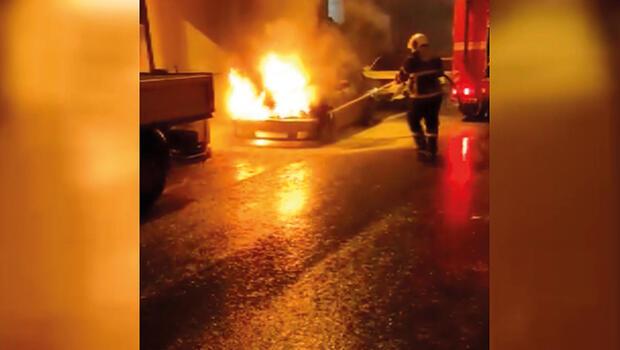 Zonguldak'ta otomobil alev alev yandı