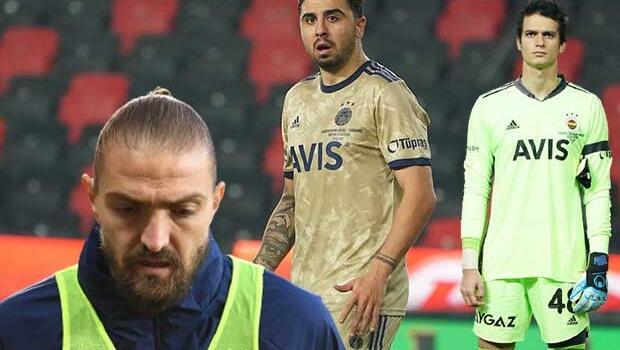 Son Dakika | Fenerbahçe'de gergin anlar ekrana yansıdı! 'Nereye alıyorsun Caner abi?'