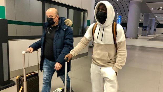 Son Dakika | Galatasaray'ın transferini KAP'a bildirdiği Henry Onyekuru, İstanbul'a geldi
