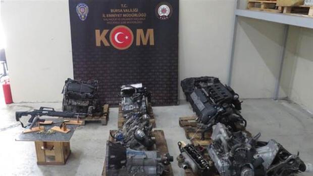 Bursa'da yurt dışından kaçak otomobil yedek parçası getiren 2 kişi yakalandı