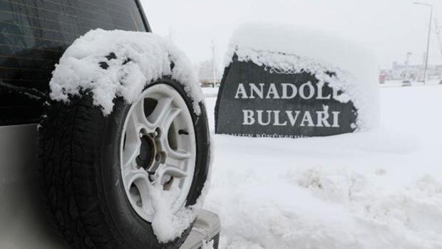 Samsun-Ankara Karayolu kardan ulaşıma kapandı, araç kuyrukları oluştu