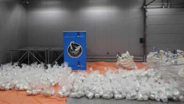 Hollanda'da 1,5 tonluk uyuşturucu operasyonu!