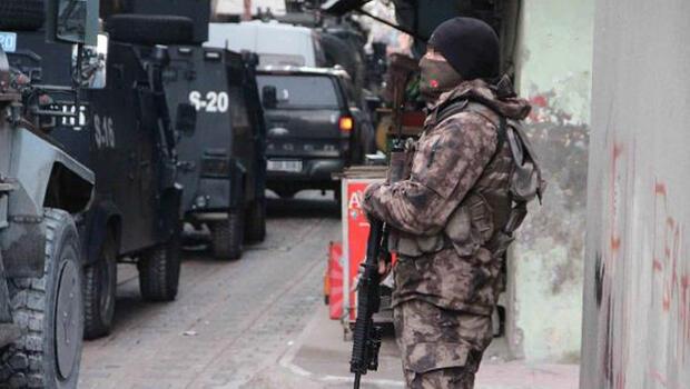 Diyarbakır'da terör operasyonu! HDP'li vekilin babası dahil 14 gözaltı