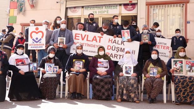Evlat nöbetindeki ailelerden CHP'li Özel'e: Gelişinizi samimi bulmadık