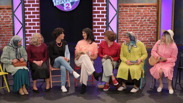 Bu kez Çok Güzel Hareketler 2’nin anneleri sahneye çıkıyor...