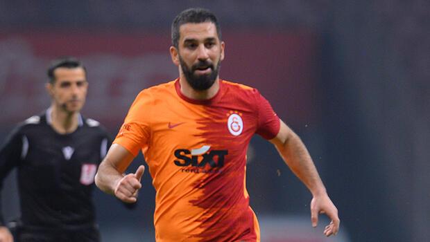 Galatasaray'da Arda Turan'dan Trabzonspor şampiyonluk yorumu! 'Düşmek yok'
