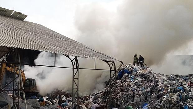Bursa'da, geri dönüşüm tesisinde yangın