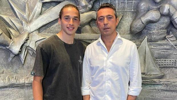 Fenerbahçe, Arda Okan Kurtulan'la 3 yıllık sözleşme imzaladı