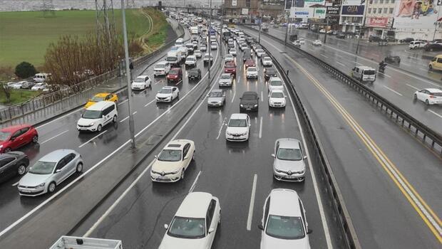 İstanbul'da kısıtlama öncesi trafik yoğunluğu!