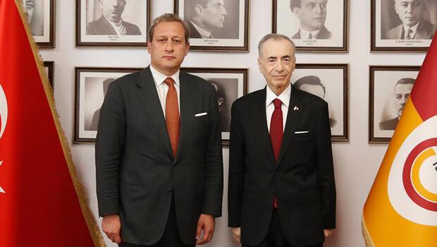 Galatasaray'da devir teslim töreni gerçekleştirildi! Mustafa Cengiz'in yerine Burak Elmas seçildi