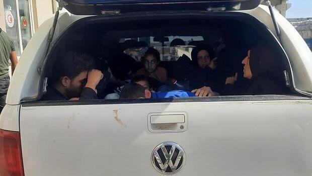 Kamyonetten 17 kaçak göçmen çıktı