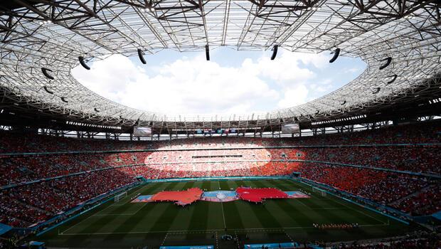 UEFA'dan Macaristan'a 3 maç seyircisiz oynama cezası