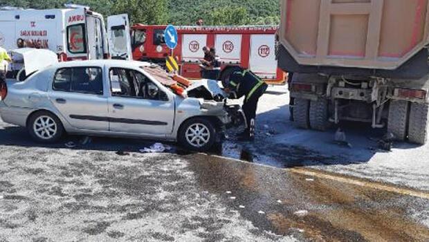 Bolu'da otomobil kamyona arkadan çarptı: 1 ölü, 6 yaralı