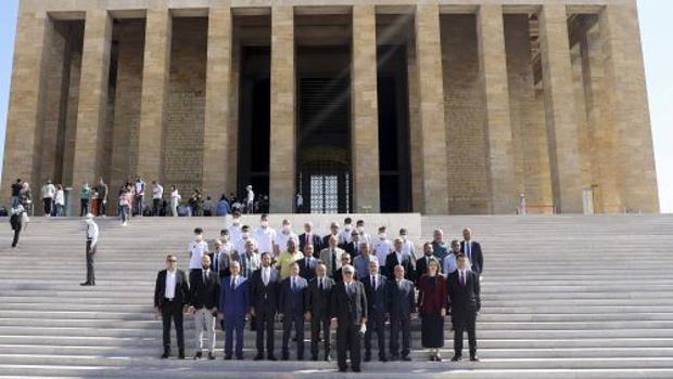 Gururu yaşıyor övünç duyuyoruz