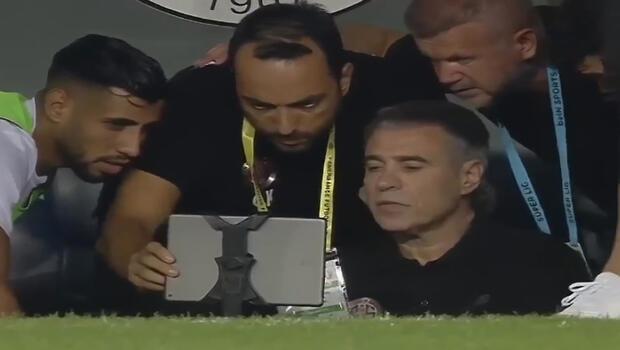 Fenerbahçe - Antalyaspor maçında Ersun Yanal'ın dikkat çeken görüntüsü