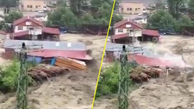 Selde kereste fabrikasının yıkılma anı kamerada