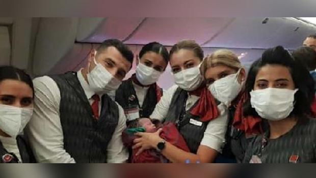 Tahliye uçuşunda dünyaya geldi... 30 bin feet'te doğum