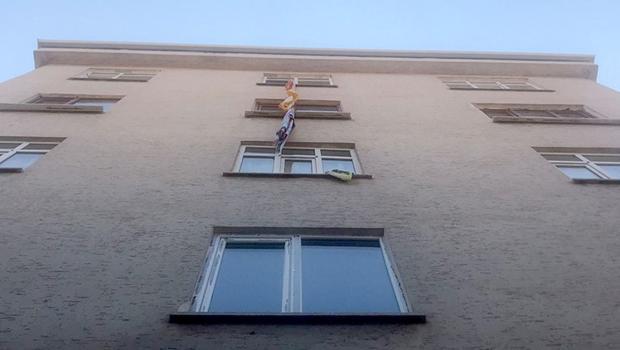 Aksaray'da korkunç olay! Çarşafları bağlayıp evin camından inmeye çalışırken düştü