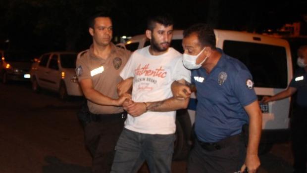 Kavga anonsuna giden bekçilerin durdurduğu otomobilden 2 ruhsatsız tabanca çıktı; 2 gözaltı