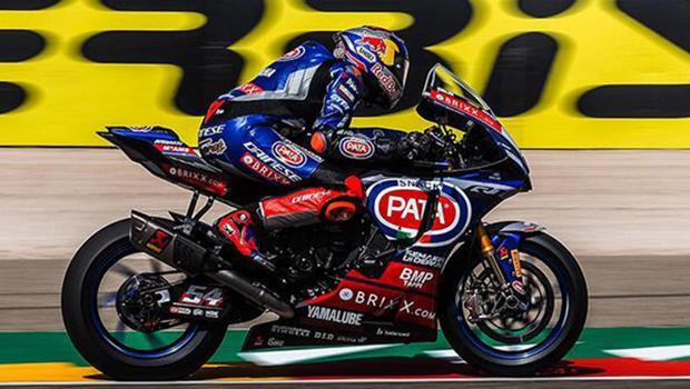 Toprak Razgatlıoğlu Fransa'da kürsünün ilk sırasına çıktı!