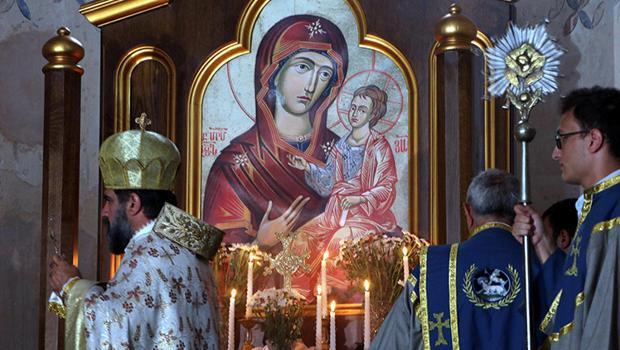 Akdamar Kilisesi'nde 9'uncu ayin