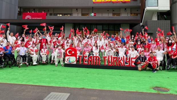 Para milli sporcular, Tokyo 2020'yi rekor sayıda madalyayla tamamladı