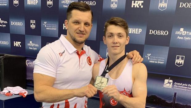 Milli cimnastikçi Sercan Demir, Slovenya'da altın madalya kazandı