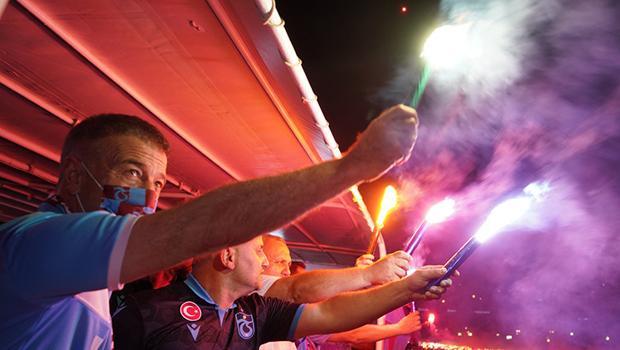 Trabzonspor'un kuruluşunun 54. yılı İstanbul'da meşalelerle kutlandı