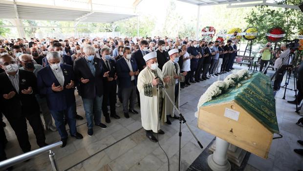 Yaşar Holding Yönetim Kurulu Başkanı Mustafa Selim Yaşar, İzmir'de son yolculuğuna uğurlandı