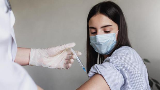 Vali Yerlikaya 12 yaş üstü ve 15 yaş üstü aşılama sayılarını paylaştı